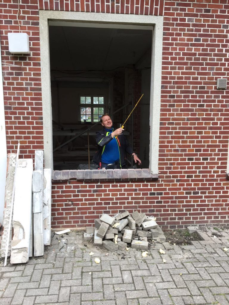 Das Toilettenfenster ist ausgebaut